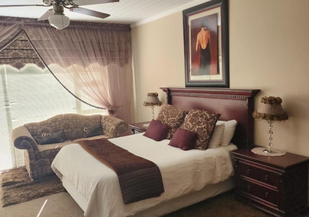 Villa Rose Cottages Bloemfontein Oda fotoğraf